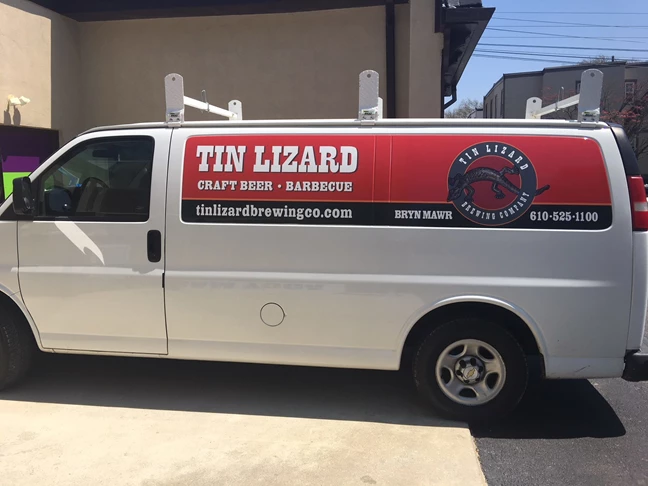 Vehicle Logo Graphic Tin Lizard